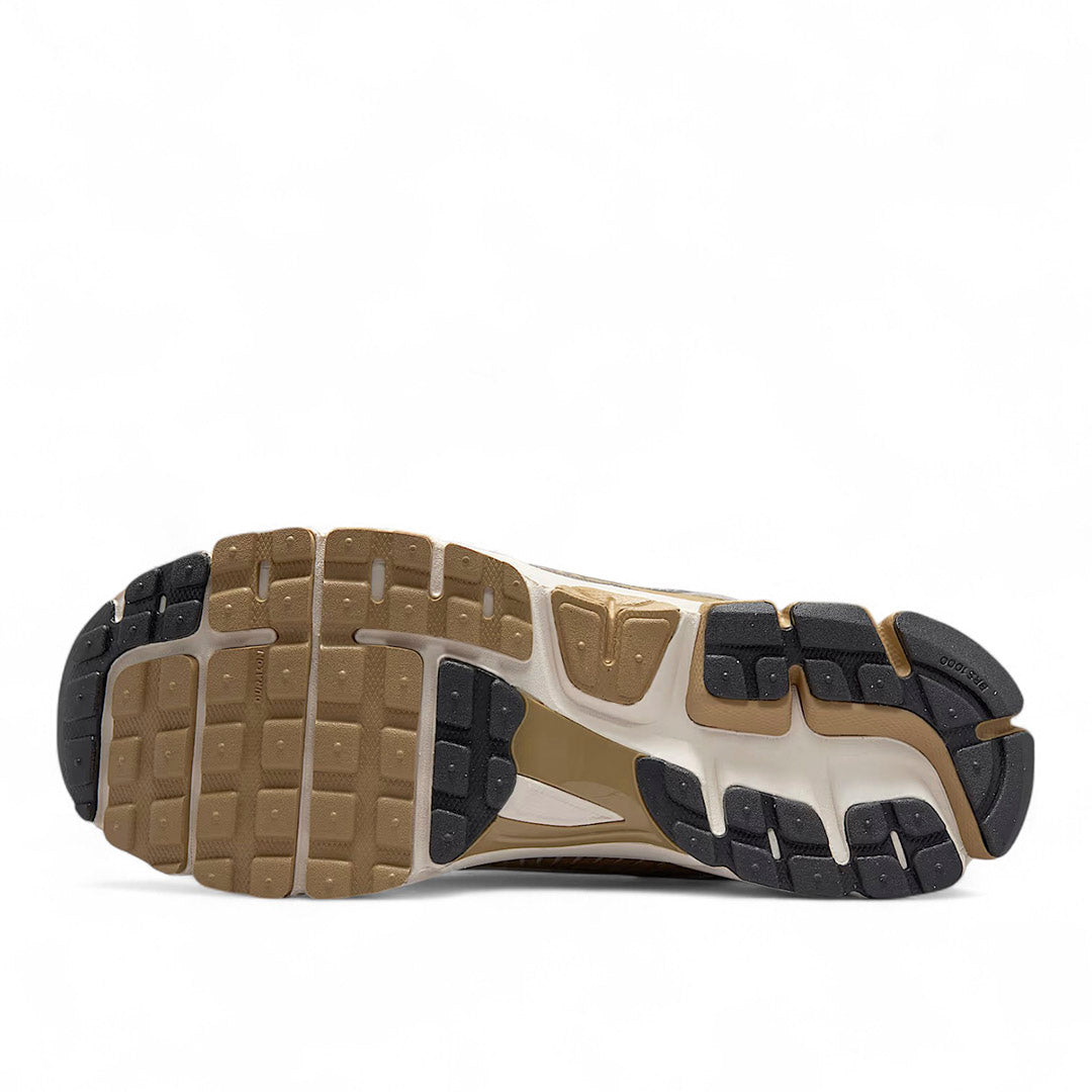 Nike Zoom Vomero 5 Sneakers | thegoodlife. UAE