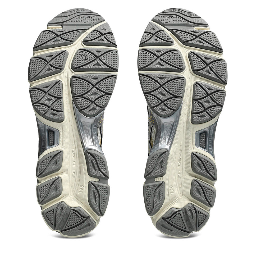 ASICS Gel-Cumulus 16 Sneakers | thegoodlife. UAE