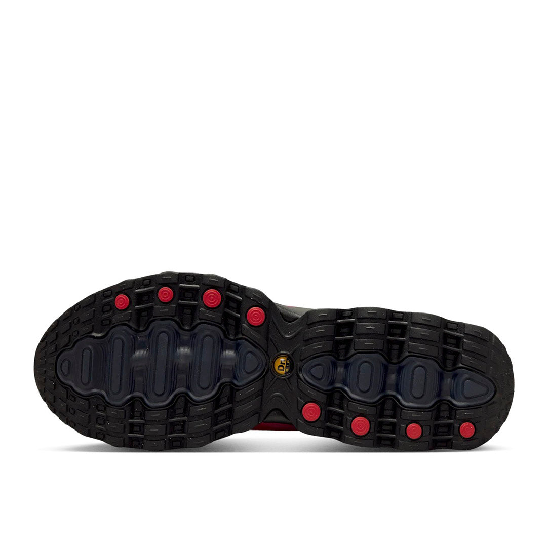 Nike Air Max DN8 'Hyper Pink' Sneakers | thegoodlife. UAE