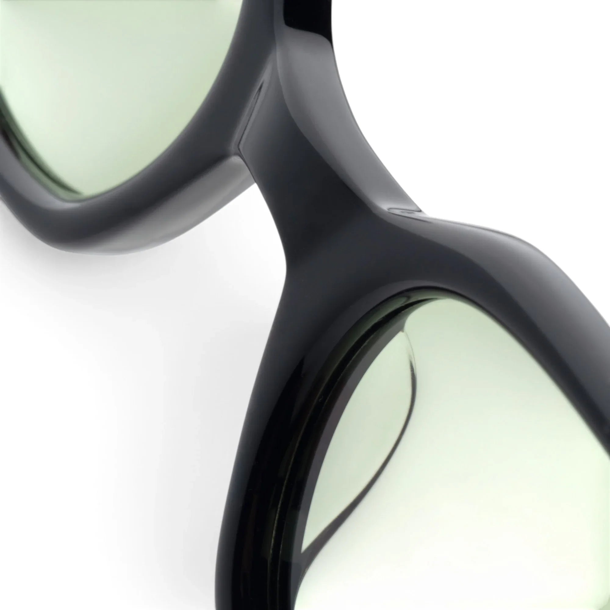 akila_psyche_black_light_green_2429_01_38__2_.jpg