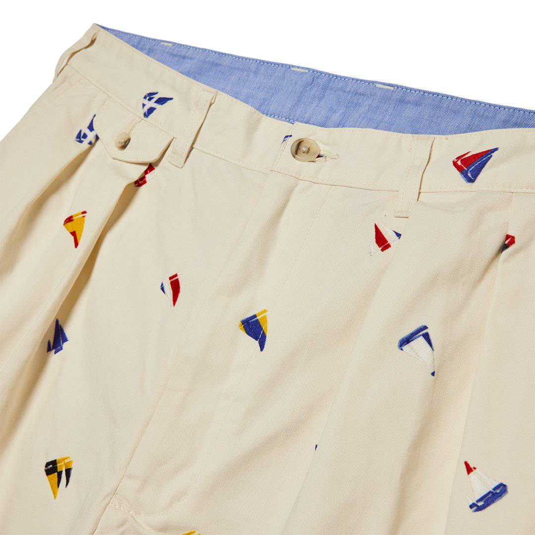 Beams Plus - 2 Pleats Shorts Embroidery On Print - Shorts - thegoodlife.