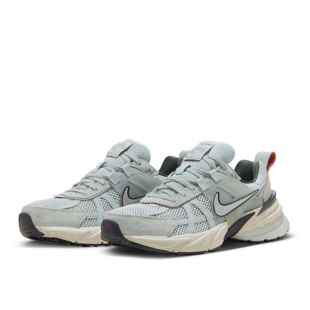 Nike - V2K Run Women's - Sneakers - thegoodlife.