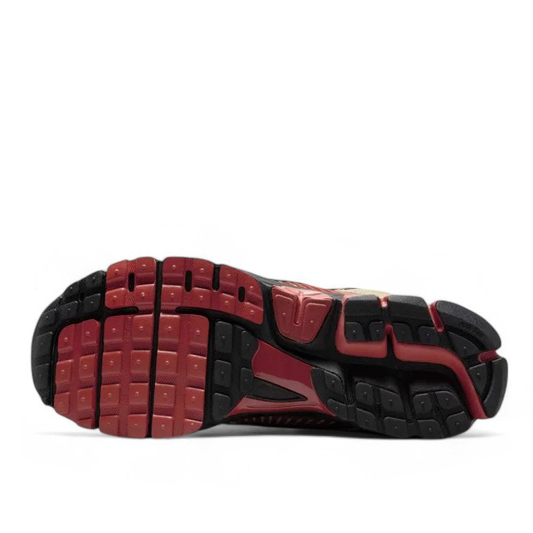 Nike Zoom Vomero 5 Sneakers - thegoodlife.