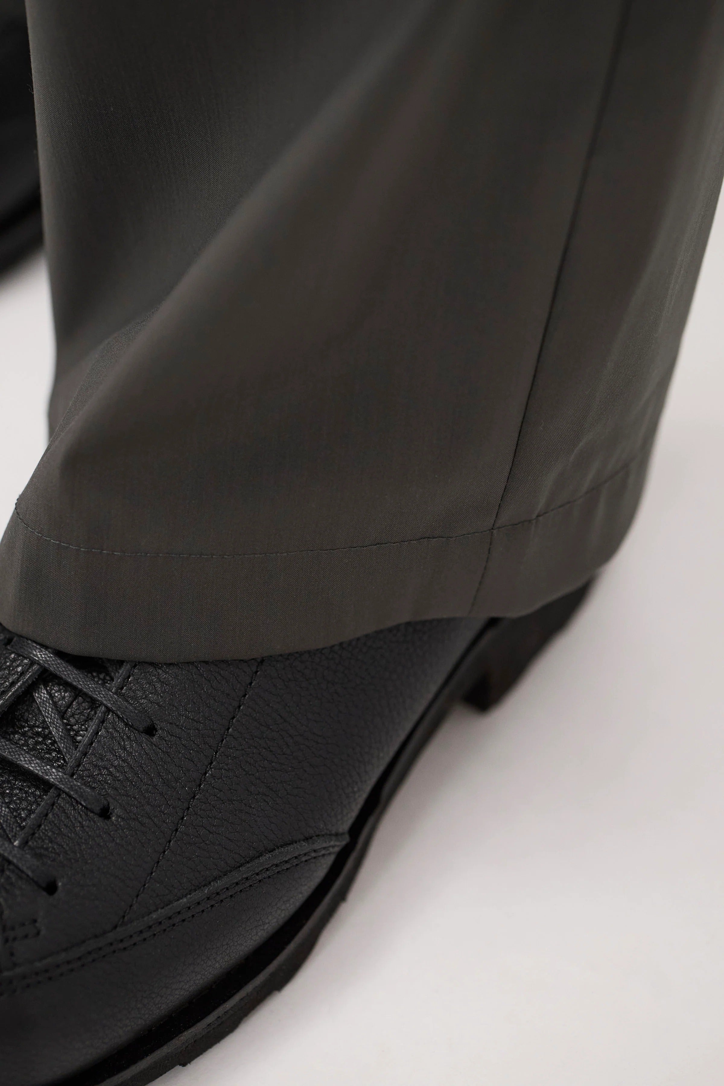 Norse Projects Hestur Relaxed Alpinix 37,5 Wool Trouser | thegoodlife. UAE