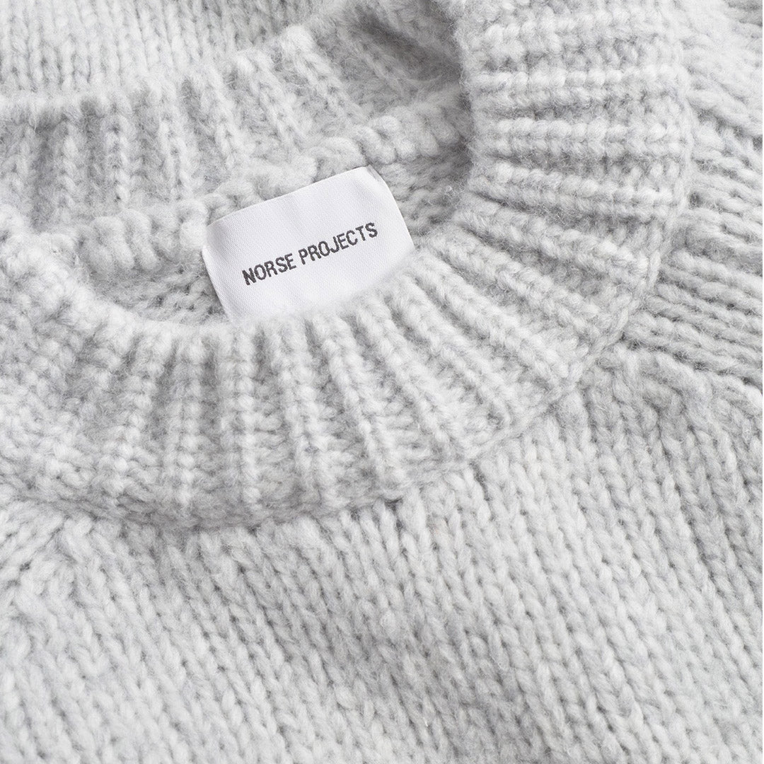 norse_projects_birger_wool_raglan_light_grey_melange_n45_0657__6_.jpg
