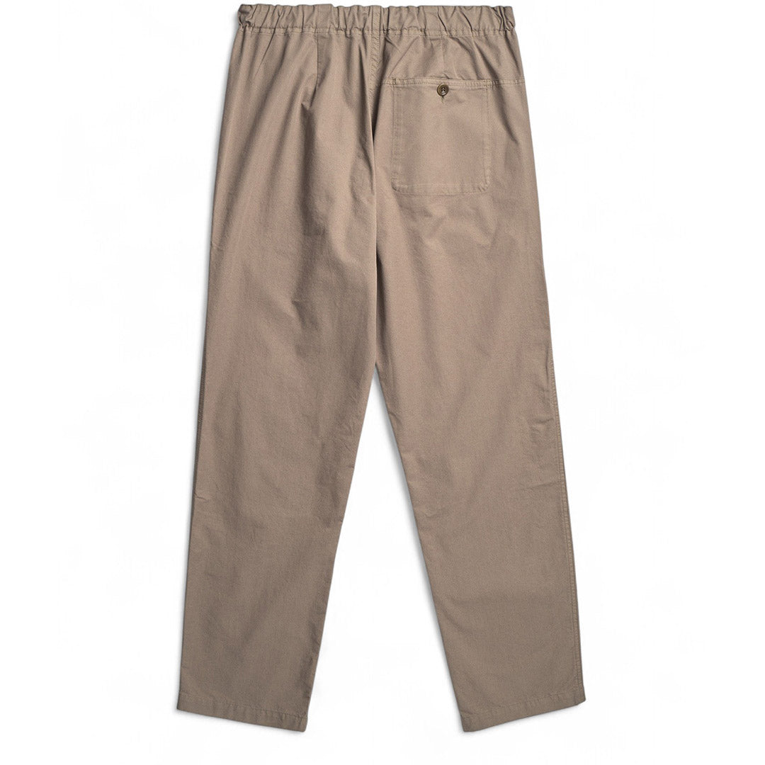 norse_projects_ezra_regular_mineral_dyed_fine_twill_trousers_walnut_n25_0431__2_.jpg