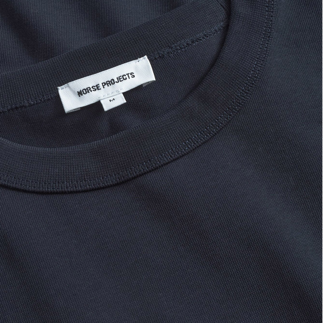 norse_projects_simon_organic_arch_print_t_shirt_dark_navy_n01_0701__6_.jpg