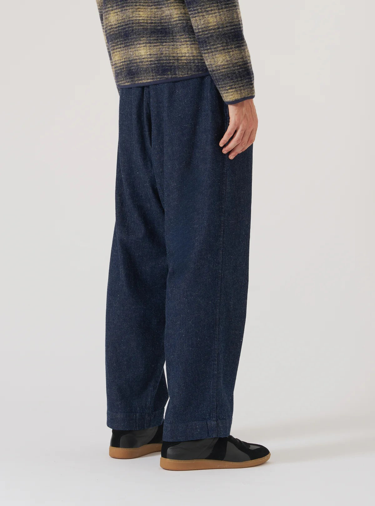 universal_works_indigo_future_denim_oxford_pant_33650i__2_.jpg