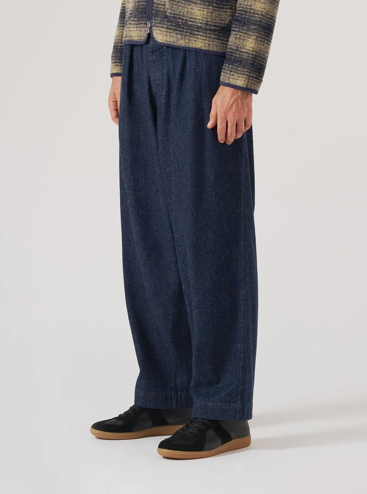 universal_works_indigo_future_denim_oxford_pant_33650i__3_.jpg