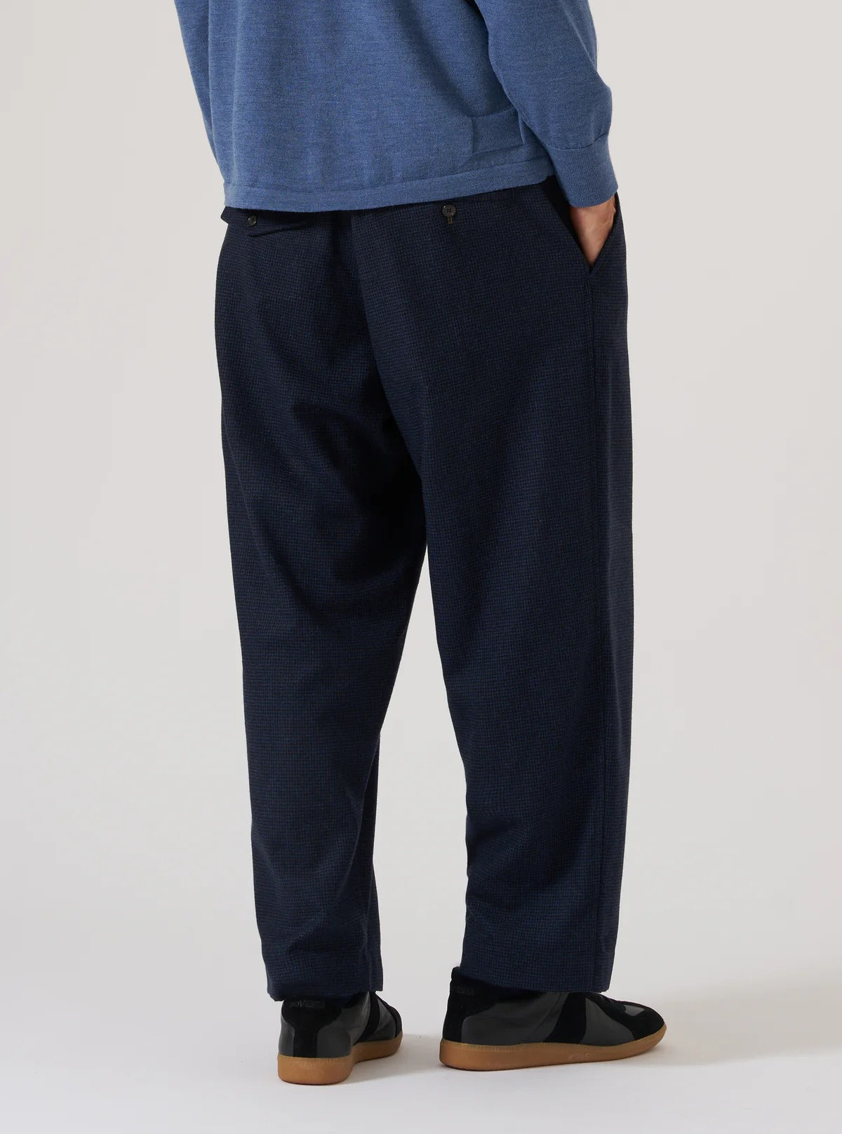 universal_works_navy_brushed_bari_oxford_pant_33663n__2_.jpg