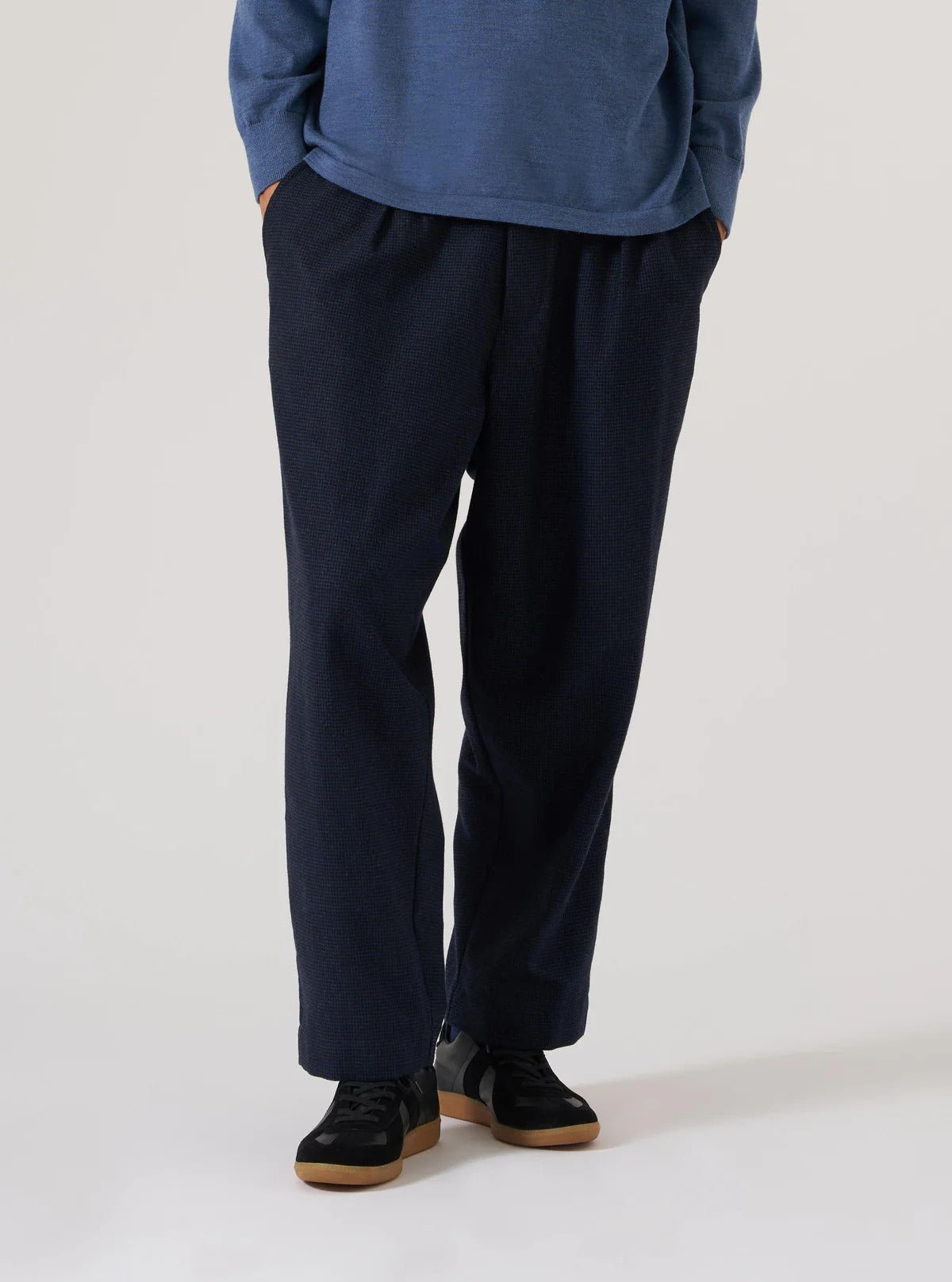 universal_works_navy_brushed_bari_oxford_pant_33663n__3_.jpg