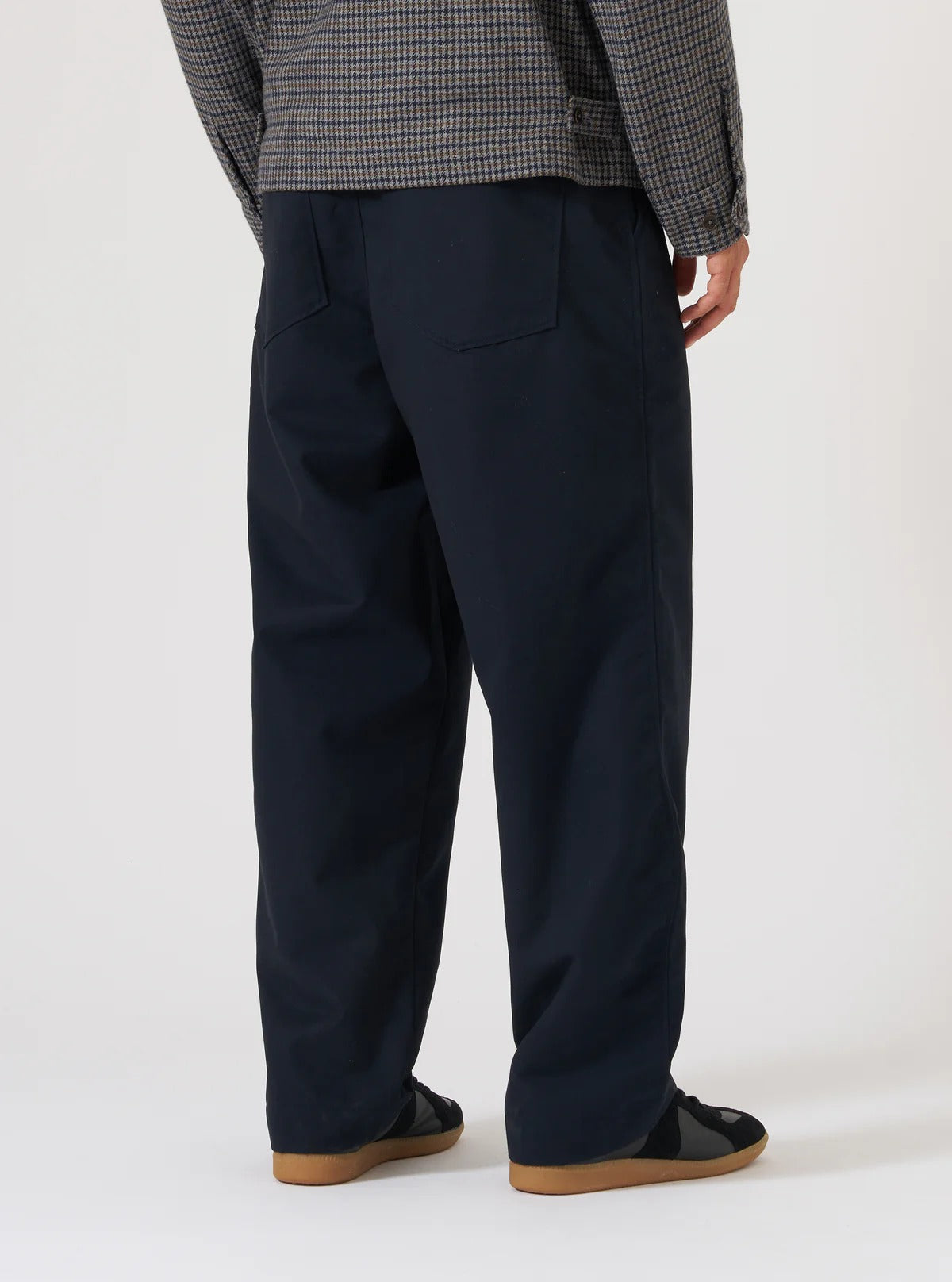 universal_works_navy_brushed_polytech_duke_pant_33136n__2_.jpg